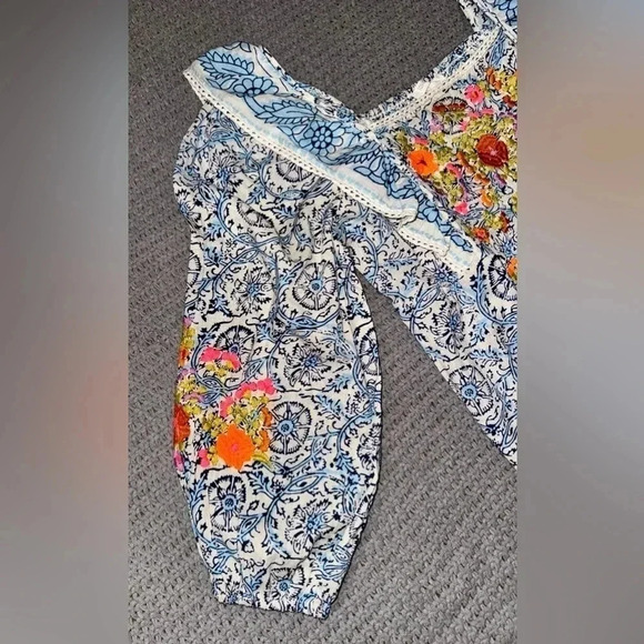 Love the Label Embroidered Puffy long Sleeved cropped shirt size XS - Picture 3 of 10